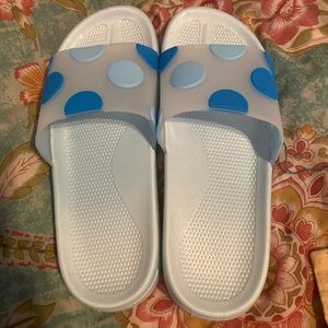 Women’s slides(SOLD)
